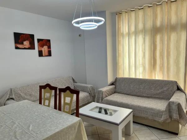 Tirane, jepet me qera apartament 1+1+Ballkon Kati 5, 65 m² 400 € 