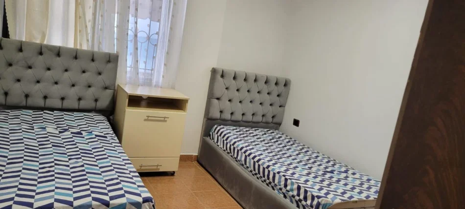 Tirane, jepet me qera apartament 1+1 65 m² 350 € (Rruga E Dibres)