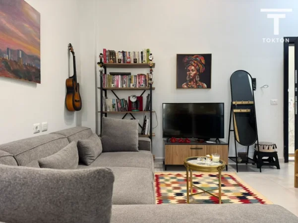 Tirane, shitet apartament 1+1+Ballkon Kati 5, 64 m² 105.000 € (Fresk)