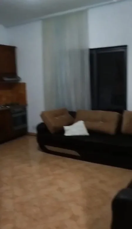 Tirane, jepet me qera apartament 2+1 Kati 2, 142 m² 600 € (Tregu Elektrik)