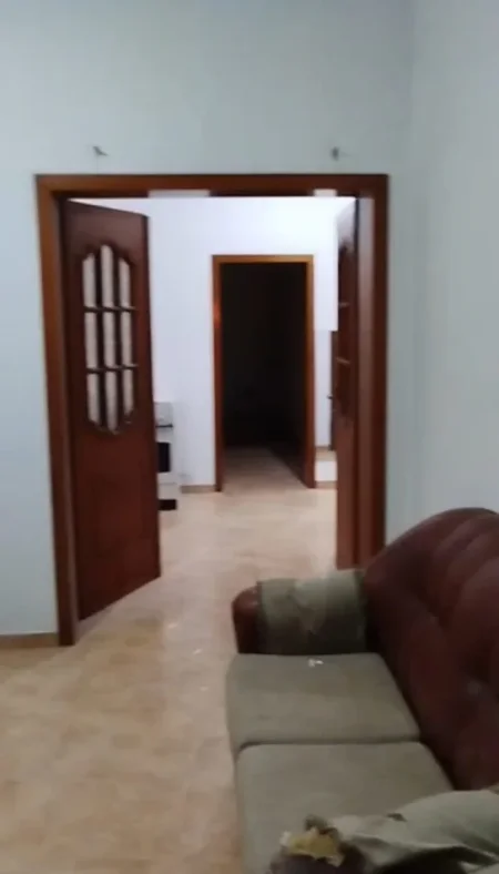 Tirane, jepet me qera apartament 2+1 Kati 2, 142 m² 600 € (Tregu Elektrik)