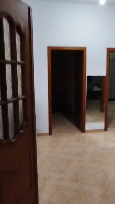 Tirane, jepet me qera apartament 2+1 Kati 2, 142 m² 600 € (Tregu Elektrik)