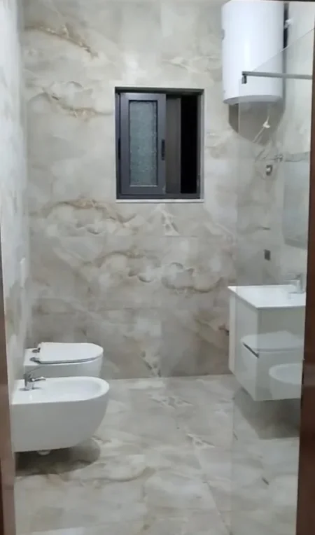 Tirane, jepet me qera apartament 2+1 Kati 2, 142 m² 600 € (Tregu Elektrik)