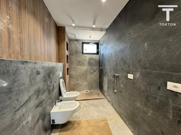 Durres, shitet Vile 2 Katshe Kati 2, 498 m² 780.000 € (GJiri i Lalzit)