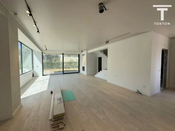 Durres, shitet Vile 2 Katshe Kati 2, 498 m² 780.000 € (GJiri i Lalzit)