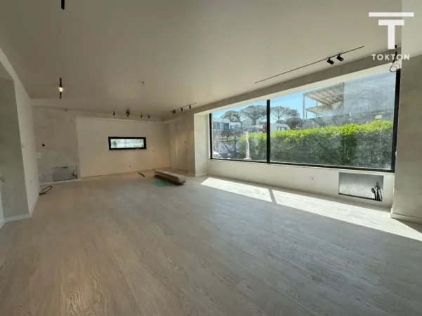 Durres, shitet Vile 2 Katshe Kati 2, 498 m² 780.000 € (GJiri i Lalzit)