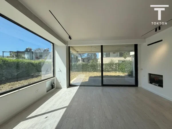 Durres, shitet Vile 2 Katshe Kati 2, 498 m² 780.000 € (GJiri i Lalzit)