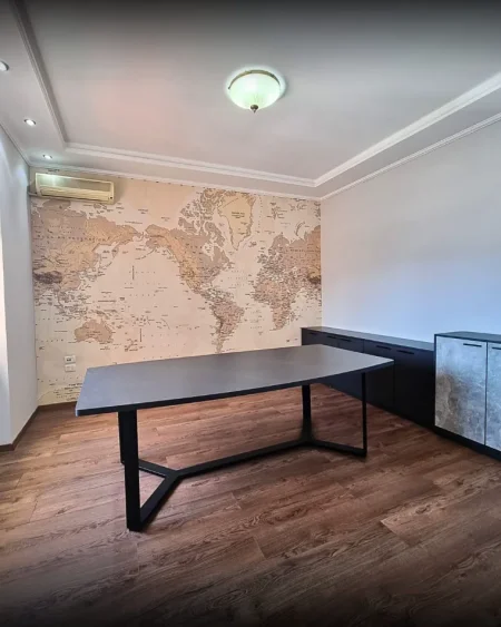 Tirane, jepet me qera zyre Kati 10, 120 m² 2.000 € 
