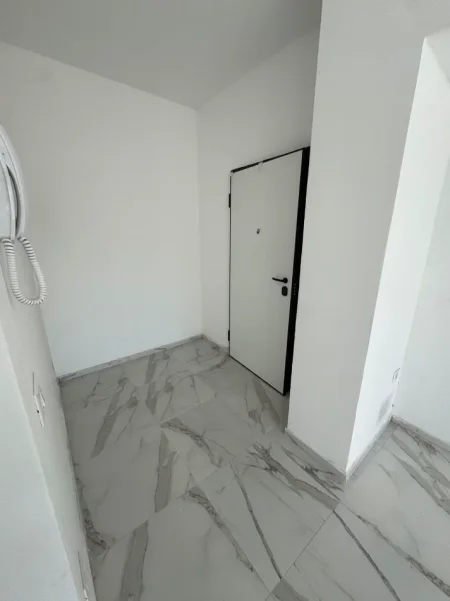 Tirane, jepet me qera apartament 1+1+Ballkon Kati 1, 70 m² 500 €