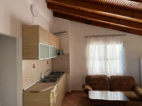 Tirane, jepet me qera apartament 2+1+Ballkon Kati 3, 75 m² 400 € 
