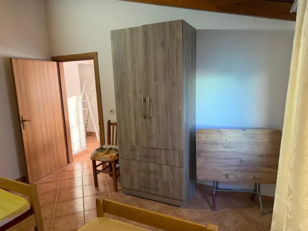 Tirane, jepet me qera apartament 2+1+Ballkon Kati 3, 75 m² 400 € 