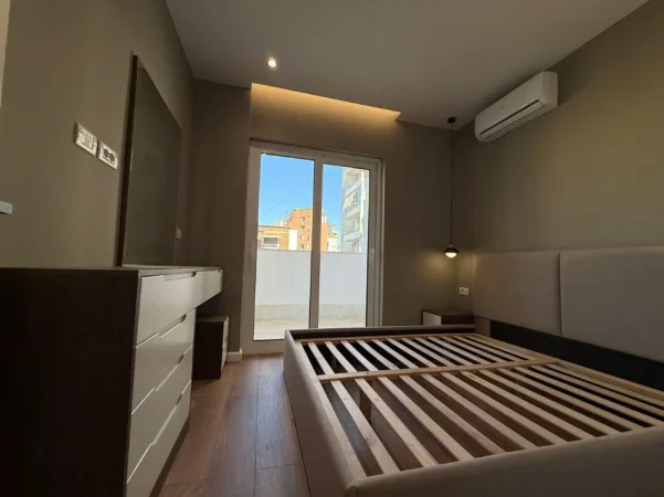 Tirane, shitet apartament 1+1 , 52 m² 150.000 € (mine peza)