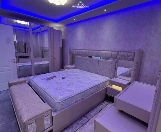 Tirane, jepet me qera apartament 1+1+Aneks Kati 8, 75 m² 500 € (univers city)