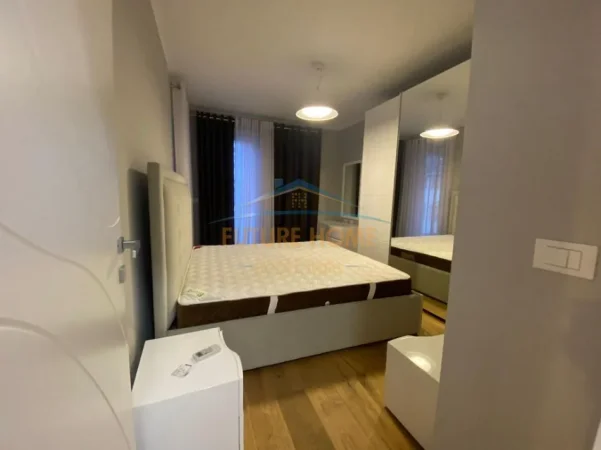 Tirane, jepet me qera apartament 1+1+Ballkon Kati 3, 68 m² 780 € (ring center)