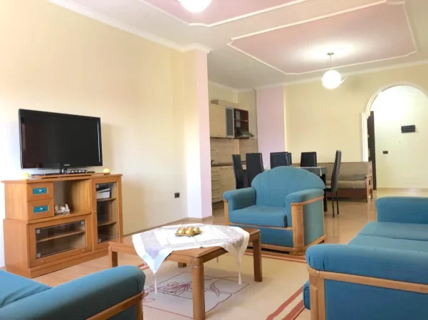Tirane, jepet me qera apartament 2+1+Ballkon Kati 3, 80 m² 400 € 