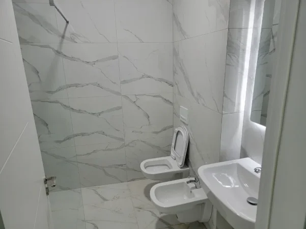 Tirane, jepet me qera apartament 1+1 Kati 4, 67 m² 500 € 