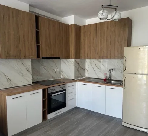 Tirane, jepet me qera apartament 1+1+Ballkon Kati 2, 65 m² 450 € 