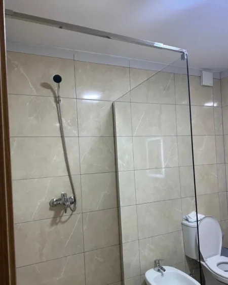 Tirane, jepet me qera apartament 1+1+Ballkon Kati 2, 65 m² 450 € 