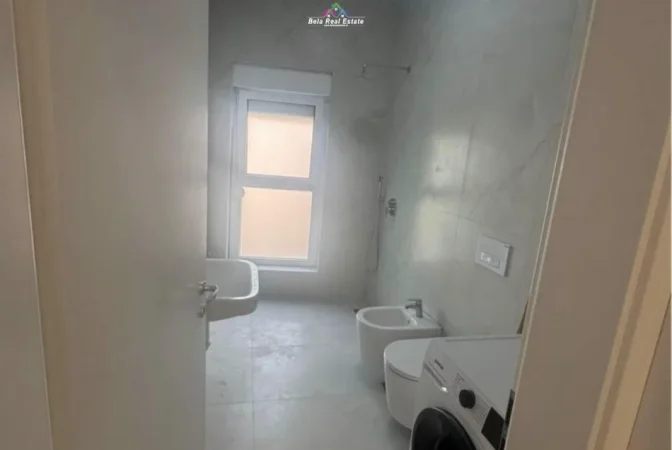 Tirane, jepet me qera apartament 1+1+Ballkon Kati 3, 75 m² 520 € (ali demi)
