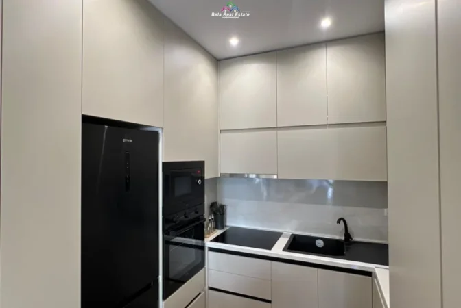 Tirane, jepet me qera apartament 1+1 Kati 7, 68 m² 620 € (Rruga e Barrikadave)