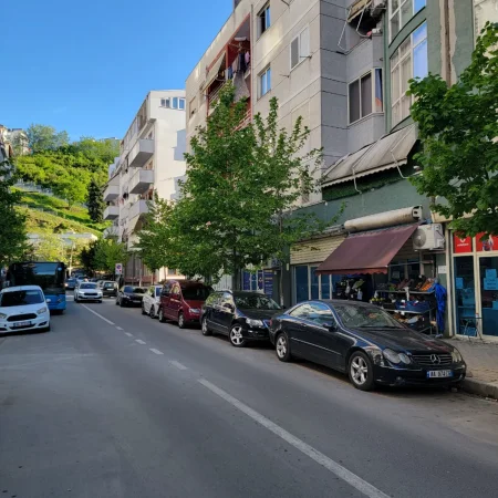 Tirane,  qera apartament 2+1+2+Ballkon , 30,000 leke (Kompleksi Gjoka)