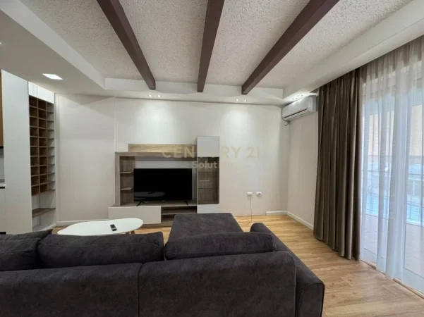 Tirane, shitet apartament 1+1 Kati 3, 80 m² 185.000 € (kopshti botanik)