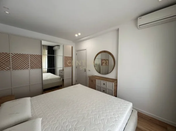 Tirane, shitet apartament 1+1 Kati 3, 80 m² 185.000 € (kopshti botanik)