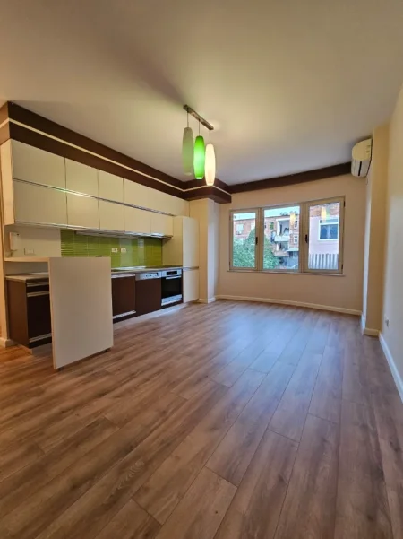 Tirane, shitet 1+1 , 67 m² 163.000 € (mine peza)