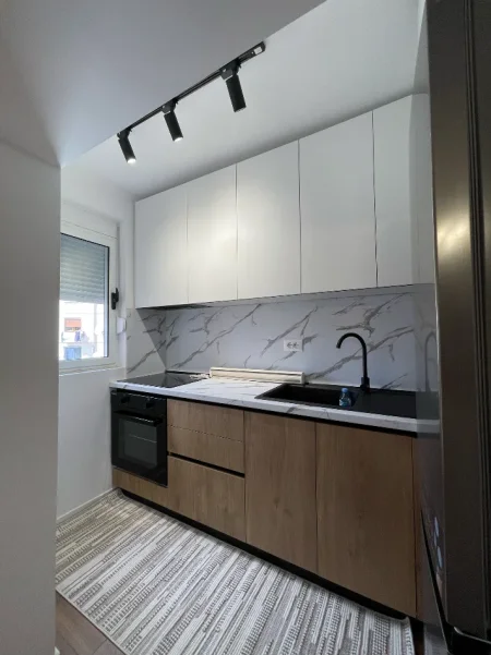 Tirane, jepet me qera apartament 2+1 Kati 3, 80 m² 700 € (Rruga Petro Nini Luarasi)