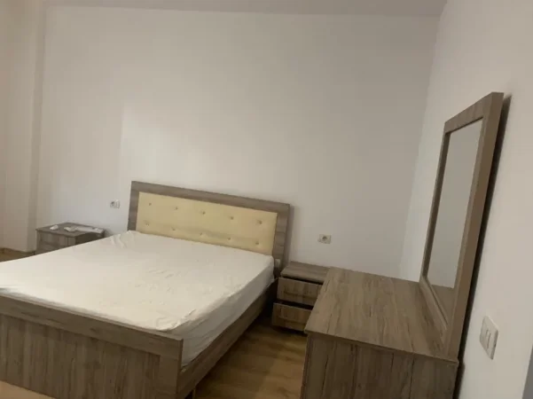 Jepet me qera super apartament 2+1,tek Fakulteti Ekonomik, me vlere 550 euro