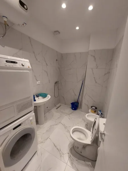 Tirane, jepet me qera apartament 1+1 Kati 1, 57 m² 500 € (Kodra E Diellit)