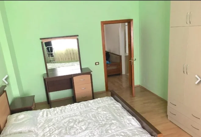 Tirane, jepet me qera apartament 2+1 Kati 3, 105 m² 400 € (Rruga Jordan Misja)