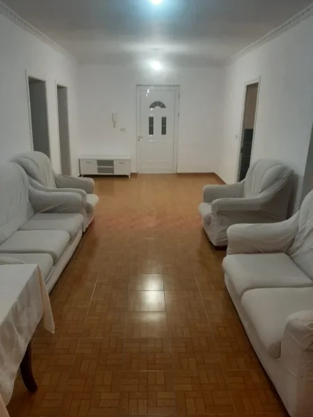 Tirane, jepet me qera apartament 2+1 Kati 1, 116 m² 500 € (Porcelani)