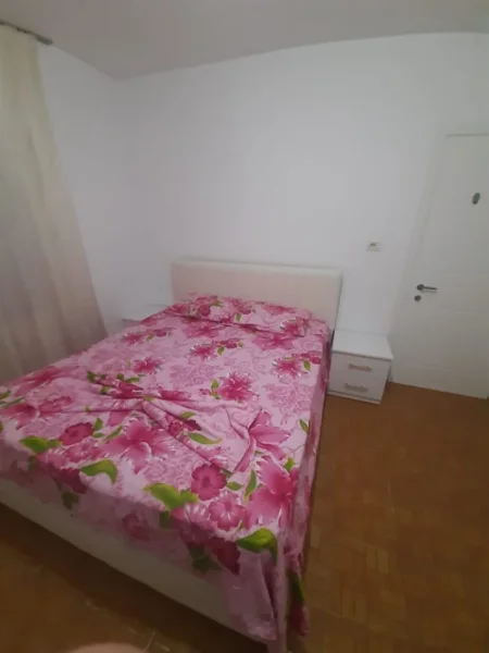 Tirane, jepet me qera apartament 2+1 Kati 1, 116 m² 500 € (Porcelani)
