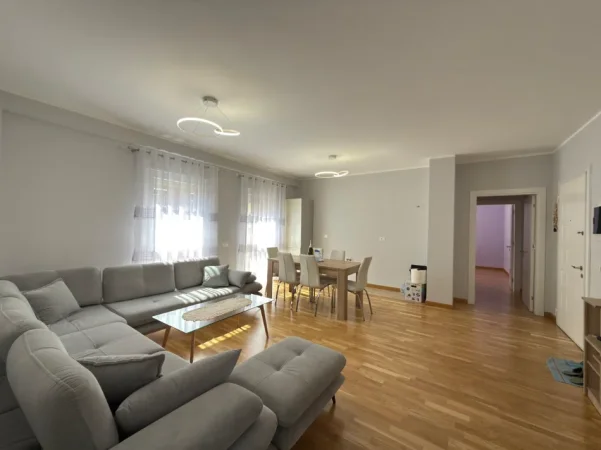 Tirane, shitet apartament 3+1+Ballkon Kati 4, 130 m² 245.999 € (Selitë)