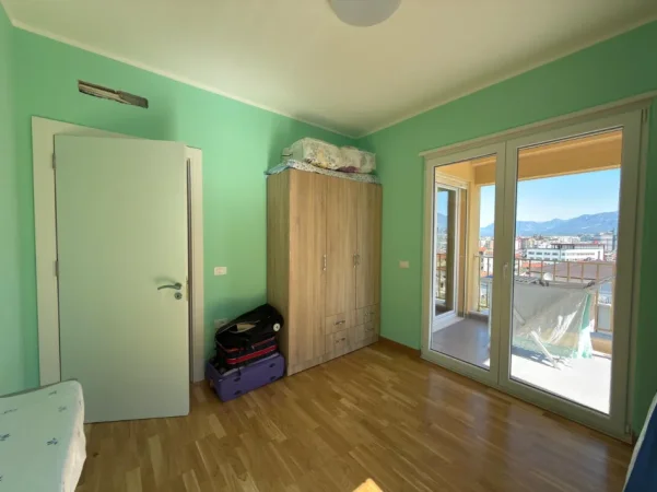 Tirane, shitet apartament 3+1+Ballkon Kati 4, 130 m² 245.999 € (Selitë)