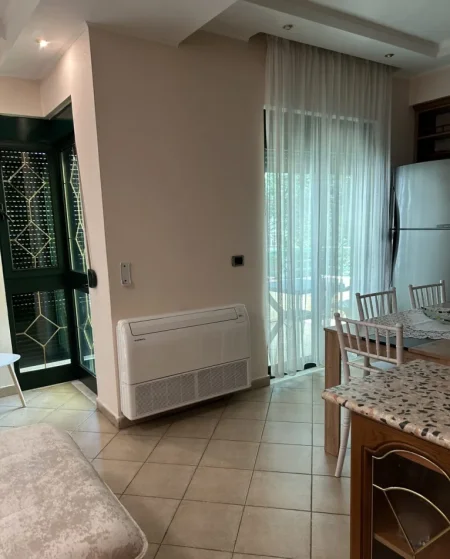 Tirane, jepet me qera apartament 2+1 Kati 2, 100 m² 800 € (Embassy Of The United States)