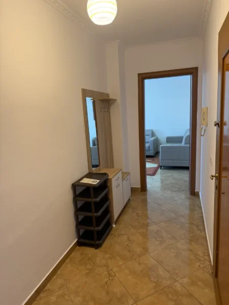 Tirane, jepet me qera apartament 1+1+Ballkon Kati 3, 70 m² 550 € 