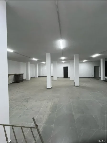 Tirane, jap me qera Objekti Biznesi sall e hapur 800 €