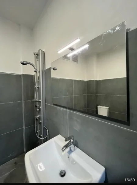 Tirane, jap me qera Objekti Biznesi sall e hapur 800 €