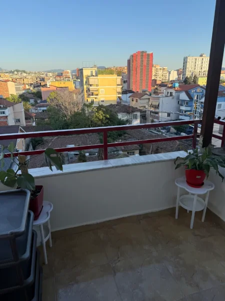 Tirane, jepet me qera apartament 1+1+Ballkon Kati 3, 70 m² 550 € 