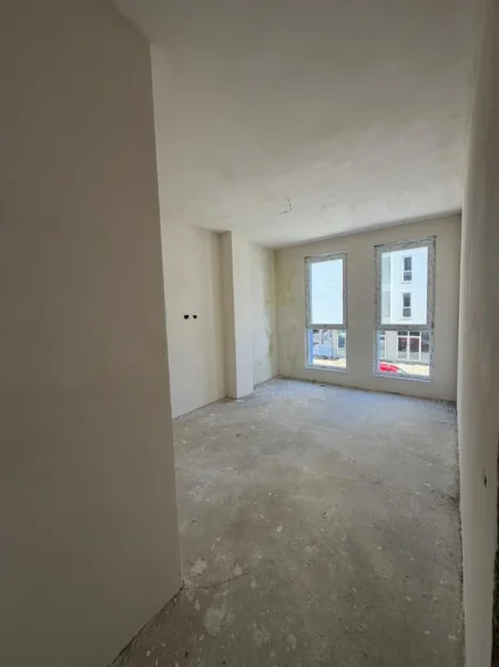 Tirane, shitet apartament 2+1+Ballkon Kati 2, 81 m² 100.000 € (Univers City)