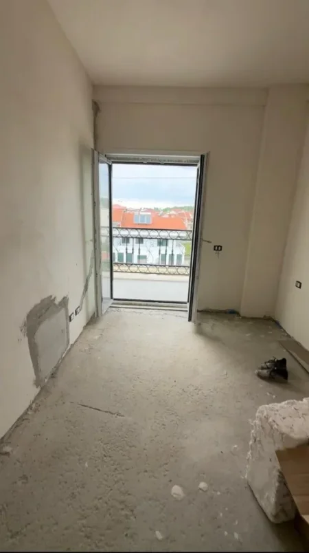 Tirane, shitet apartament 1+1 Kati 2, 76 m² 120.000 € (Porta re)