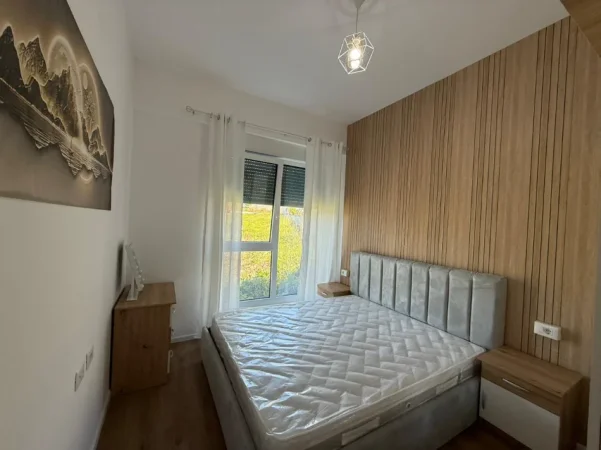 Tirane, jepet me qera apartament 1+1 Kati 2, 40 m² 400 € (Rezidenca OXA)