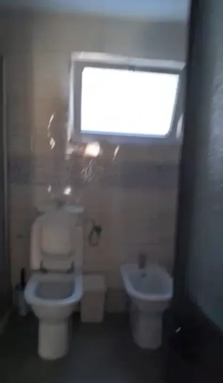 Tirane, jepet me qera apartament 1+1 Kati 1, 70 m² 450 € (Vasil Shanto)