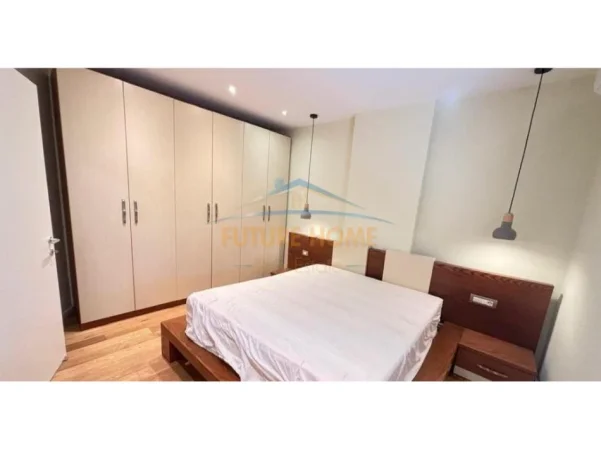 Tirane, jepet me qera apartament 3+1+Ballkon Kati 4, 77 m² 850 € (Selvia)