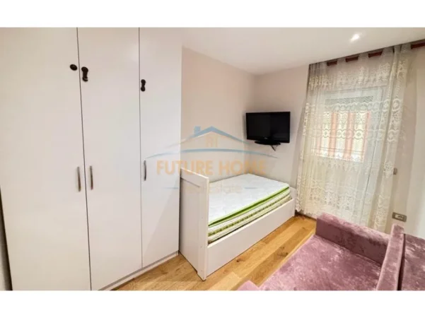 Tirane, jepet me qera apartament 3+1+Ballkon Kati 4, 77 m² 850 € (Selvia)