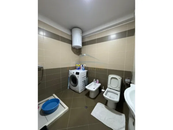 Tirane, shitet apartament 2+1+Ballkon Kati 3, 115 m² 163.000 € (Yzberisht)