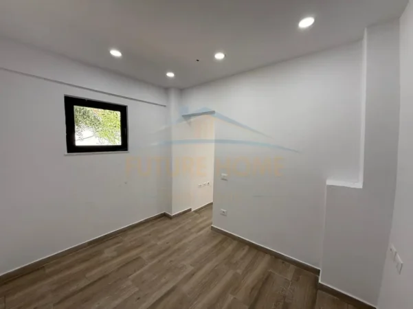 Tirane, jepet me qera ambjent biznesi Kati 0, 60 m² 900 € (Unaza e Re)