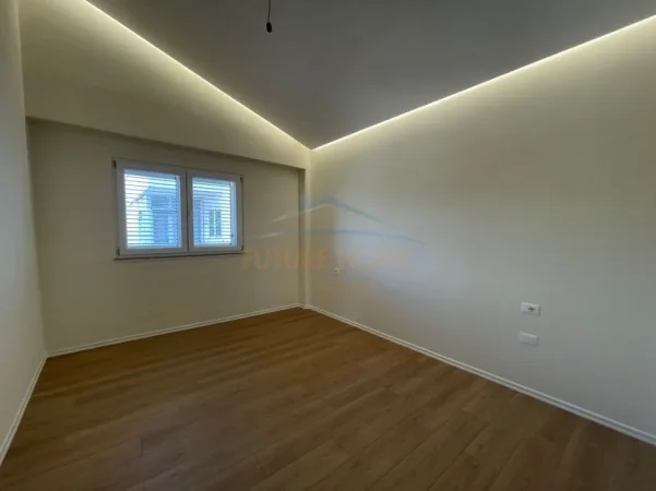 Tirane, shitet apartament 2+1+Ballkon Kati 3, 72 m² 170.000 € 
